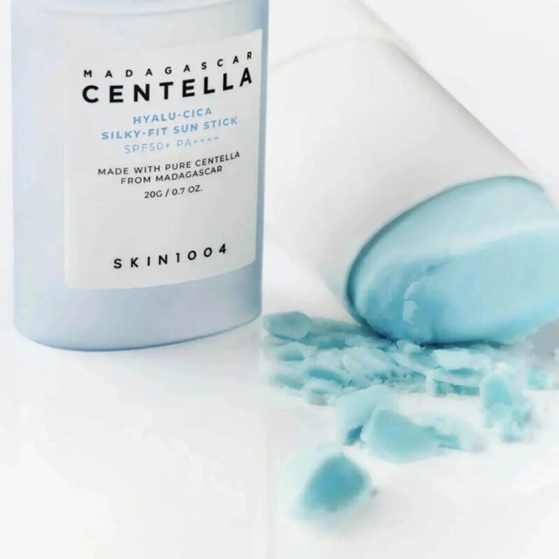 SKIN1004 - Madagascar Centella Hyalu-Cica Silky-Fit Sun Stick - Imagen 3