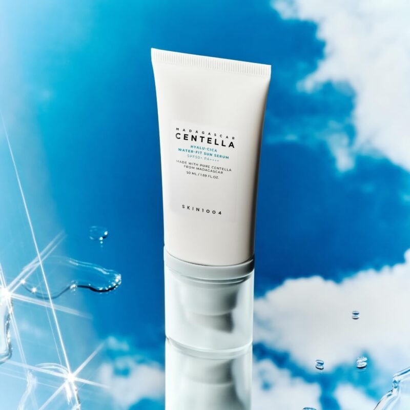 SKIN1004 - Madagascar Centella Hyalu-Cica Water-Fit Sun Serum 50ml - Imagen 2